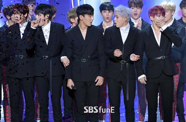 fymoonseok's tweet photo. Os meninos sonhavam desde o debut com isso, eles sempre falavam que iam conseguir, e realmente conseguiram. Eles sao capazes e merecem muito mais, estou explodindo de orgulho!! #MonstaX1stWin https://t.co/H8yiZ1YVGT