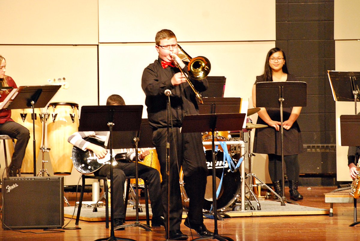 Sheb_Falls_MS's tweet photo. SFMS Jazz Ensemble put on a fantastic performance last night! #SFexceptional https://t.co/MjqwCquAqp