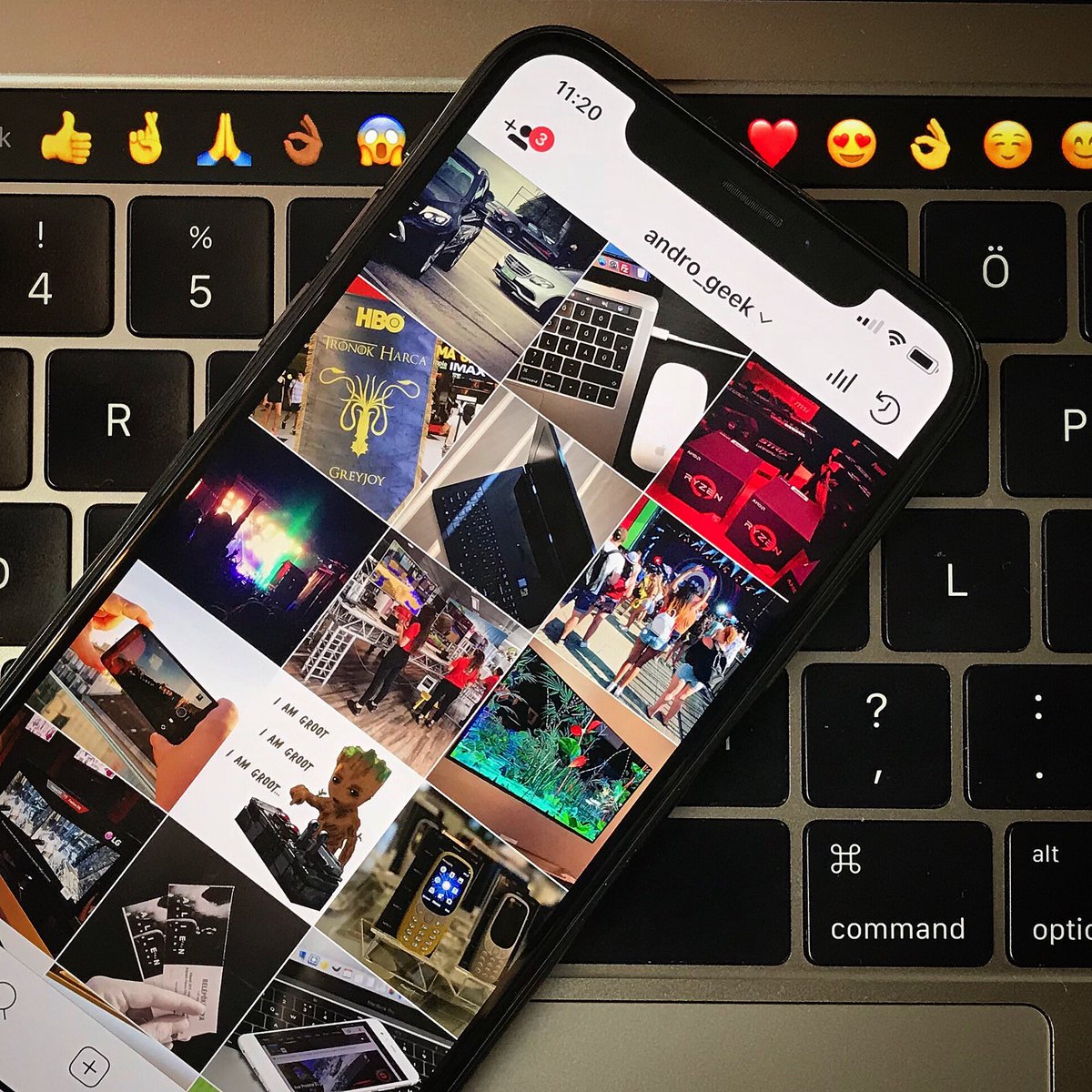 androgeek_hu's tweet photo. Test in progress. ;)

@androgeek_hu | https://t.co/fQMQ9bc572

#iPhoneX #newiphone #iphone #MacBookPro #macbook #smiley https://t.co/NcsrQB6z3u