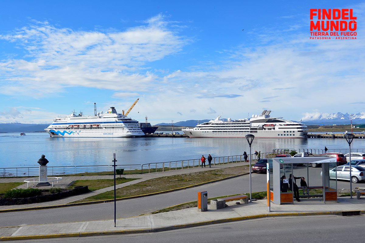 TurismoTDF's tweet photo. Temporada de cruceros: nos visitan los buques Aida Cara y Le Soleal #Ushuaia #TemporadaDeCruceros #FinDelMundo #TierraDelFuego #EsAventura https://t.co/ELrL11XdKq https://t.co/sPVn5blqx1