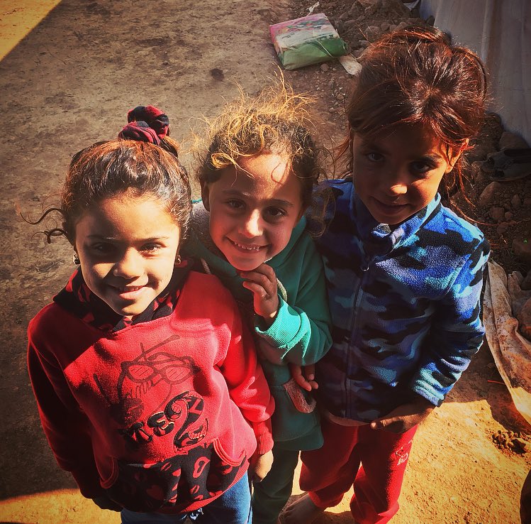 334,688 Syrian refugee children currently reside in Jordan. These children make up 51% of the refugee population within the country. 3,251 of them are unaccompanied minors.

data.unhcr.org/syrianrefugees…

#UNHCR #Refugees #Children #facts