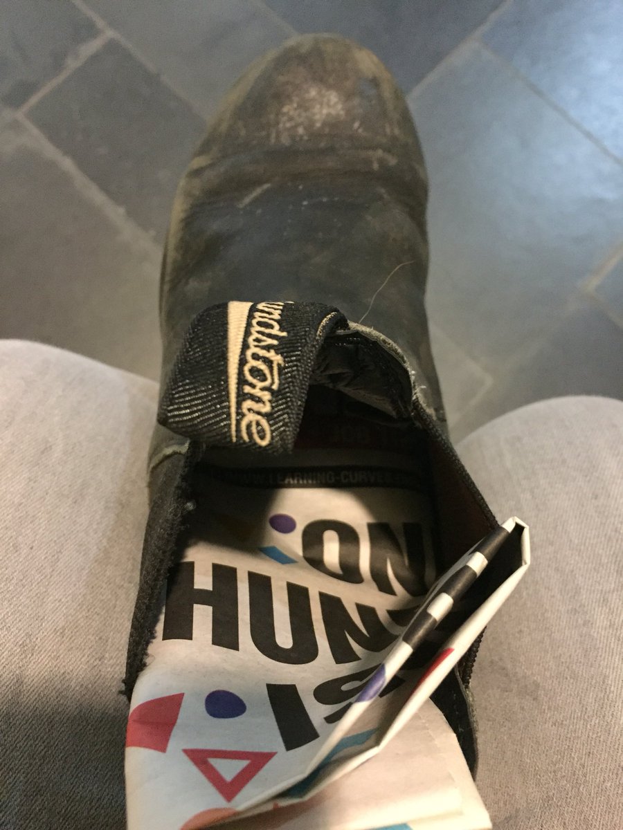 moore_siobhan's tweet photo. Day 31. Week 5. Quick fix for sole repair but my soul is intact as I get ready to #VoteNo #CollegeStrike #OPSEU562 #WalkForStudents https://t.co/c2Fv4TPxws