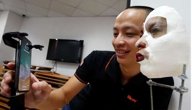 GulfTimes_QATAR's tweet photo. #Vietnamese researcher shows #iPhoneX face #IDHack https://t.co/Qnm1MpMTZC https://t.co/uASO8b7FFk