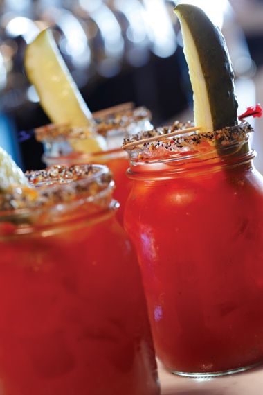 deannepwells's tweet photo. Pickle my alcohol #BloodyMary #ClamDigger #AddPickleToAnything #Milwaukeepickles #Kosher #DillPickles #TuesdayThoughts https://t.co/NDtYjmsqlw