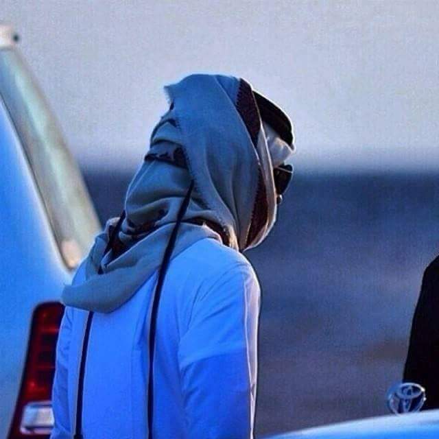 11idq_'s tweet photo. سلام على قلبي حين تحمل وإدعى أنه بخير وهو فى أضعف الحالات
سلام على عقلي حين نقشت على جدرانه أسوأاللحظات
سلام على حلم عشته فى خيالي وفي الواقع مات
سلام على دفتر ملأته بالكثيرحتى سقط القلم وإنتحرت الكلمات
سلام عليا حين تعبت
ولم يعد فى وسعى
أن أتحمل
او أتجاوز
او أنتظر
ماهو آت
🙋سلام https://t.co/4h9AAtEIoW