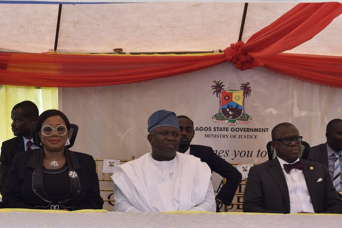 nijikazeem's tweet photo. At The Commissioning of Combined High Court and Magistrate Court Complex; The Olusola Thomas Court House, Badagry on Thur, 9th Nov, 2017 https://t.co/h5miAjGZLS