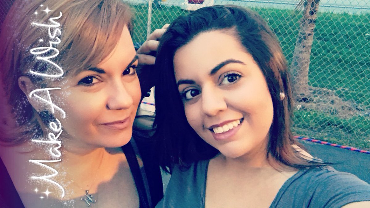 _adyyyxo's tweet photo. happy 42nd birthday to my absolutely best friend, my rock, my all! #mymomishot #42looking24 
#allthrowbacks ❤️👸🏻👸🏼 https://t.co/Vom2YZkIwU