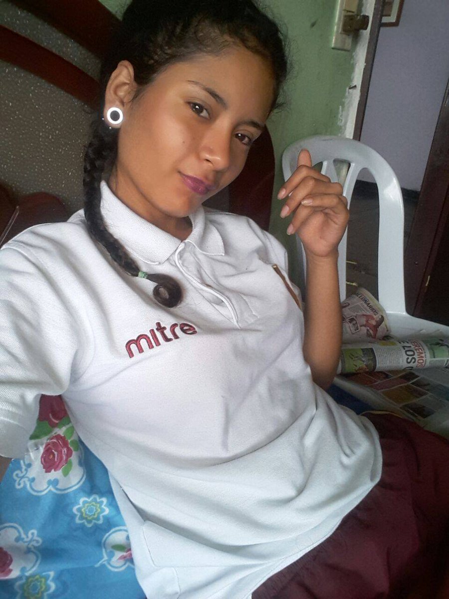 __Emily21's tweet photo. Las raíces de mi tierra las llevo en mis venas.. https://t.co/RW1n54he5J