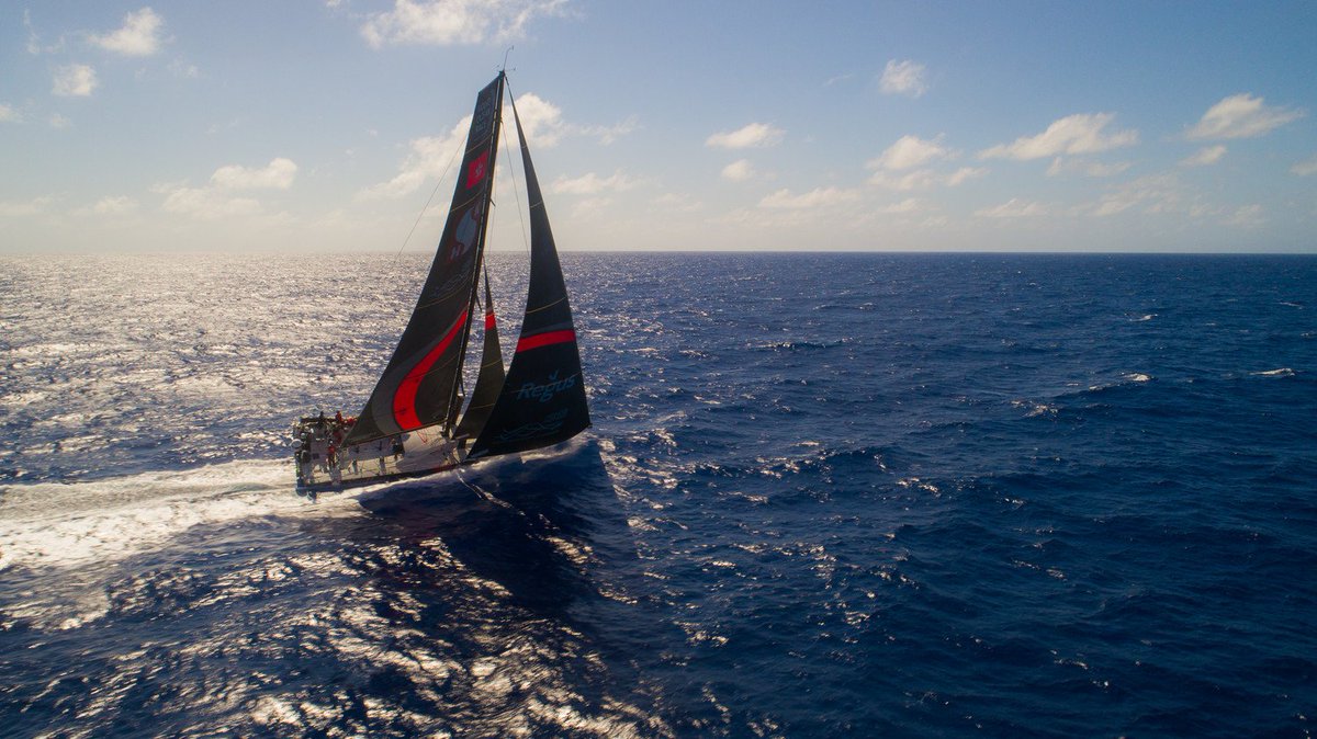 theoceanrace's tweet photo. Drone aerials from the mid-Atlantic 😍 
We love this unique perspective of the boats 👀 https://t.co/yweigV7mEI