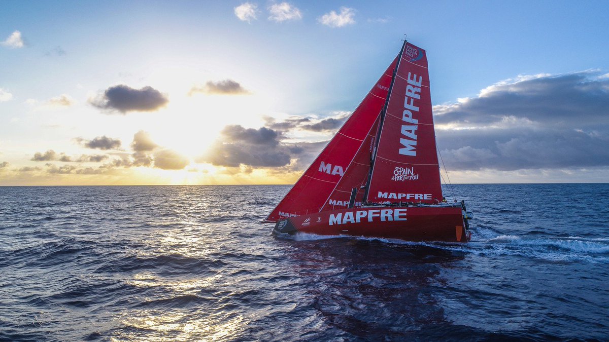 theoceanrace's tweet photo. Drone aerials from the mid-Atlantic 😍 
We love this unique perspective of the boats 👀 https://t.co/yweigV7mEI
