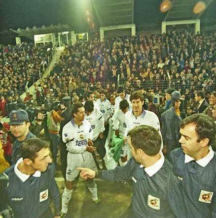BadajozDeportes's tweet photo. ¿Lo recordáis?
Fue un momento inolvidable tras una tragedia sin precedentes. El @realmadrid jugó contra un combinado de jugadores de equipos extremeños en el Viejo Vivero para recaudar fondos para ayudar a las familias perjudicadas por la catástrofe.

▶️https://t.co/AC1cmpwg0g https://t.co/8MvvNuQYyD