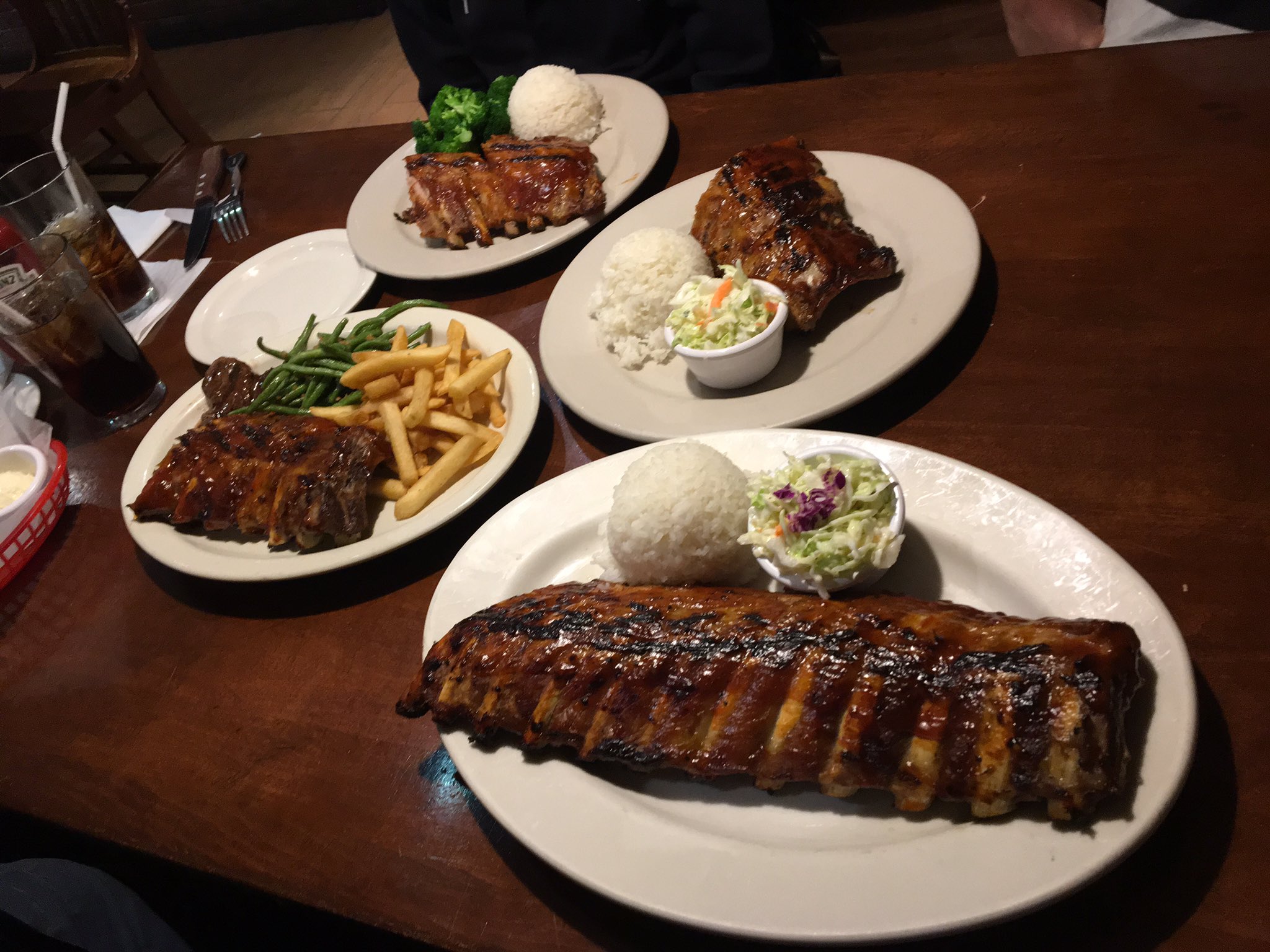 やま たく グアムキャンプレポ 飯トレ編 エスナイデル監督に怒られそうな食事 やま たく グアムキャンプレポ 飯トレ編 エスナイデル監督に怒られそうな食事