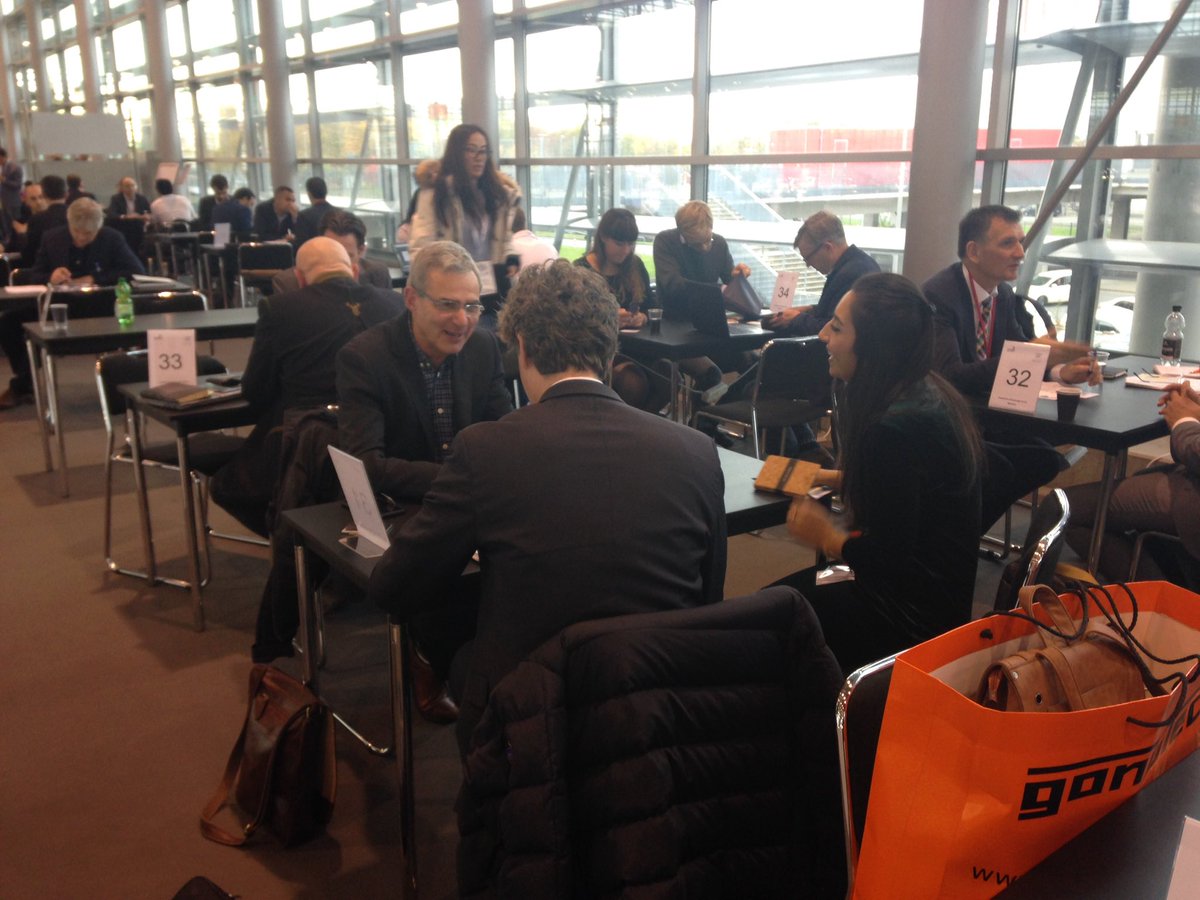 IUK_Mids's tweet photo. Great business meetings taking place @MEDICATradeFair @theSPRC @CoFabrico @datalinkelec @abrahamblacksmith https://t.co/CMbLxdPtwn