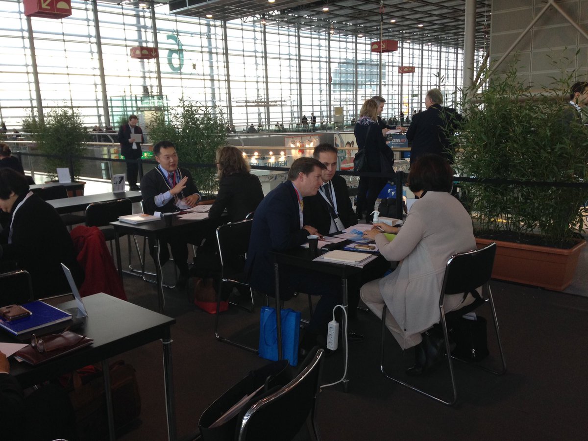 IUK_Mids's tweet photo. Great business meetings taking place @MEDICATradeFair @theSPRC @CoFabrico @datalinkelec @abrahamblacksmith https://t.co/CMbLxdPtwn