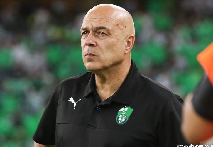 D7am11a's tweet photo. اتمنى اقالة باوزا باسرع وقت وتعيين احد هؤلا لقيادة منتخبنا في كاس العالم #Russia2018 
@Turki_alalshikh https://t.co/cVWd4IDv4b
