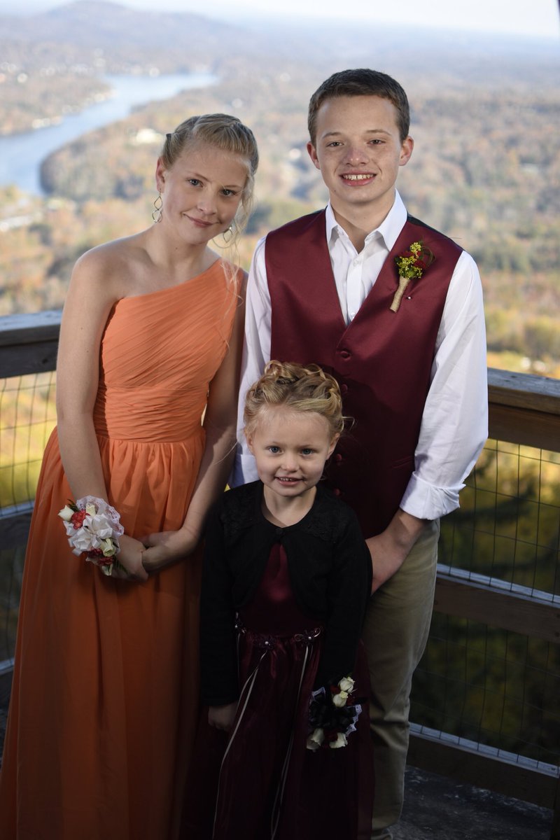 RiaAndresen's tweet photo. Our little loves!! #weddingdayπ #ourkids #chimneyrockwedding #fallinncππ #vistarock #lakelure π https://t.co/NDPr3zDR1f