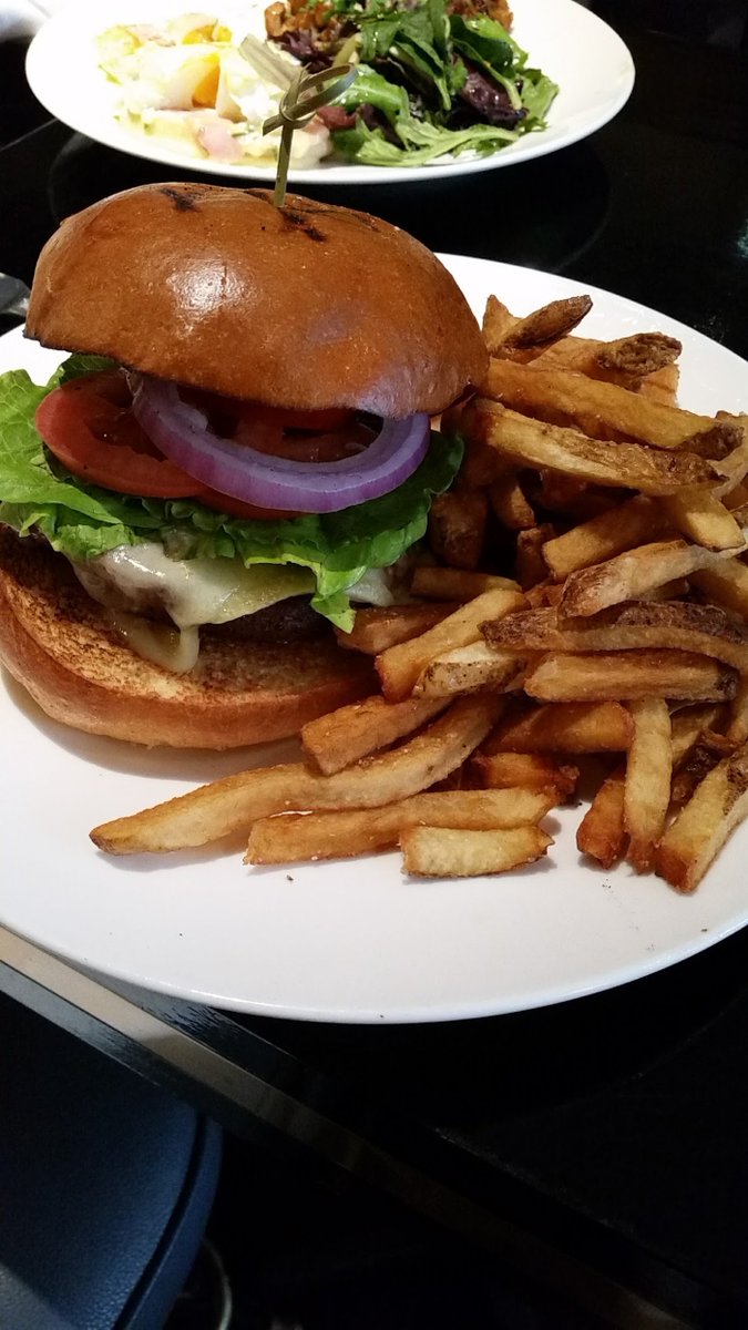 bluonpark's tweet photo. Our oh-so-juicy Burger à la Blu features NY cheddar and cut french fries. https://t.co/M1FjdFyhGu