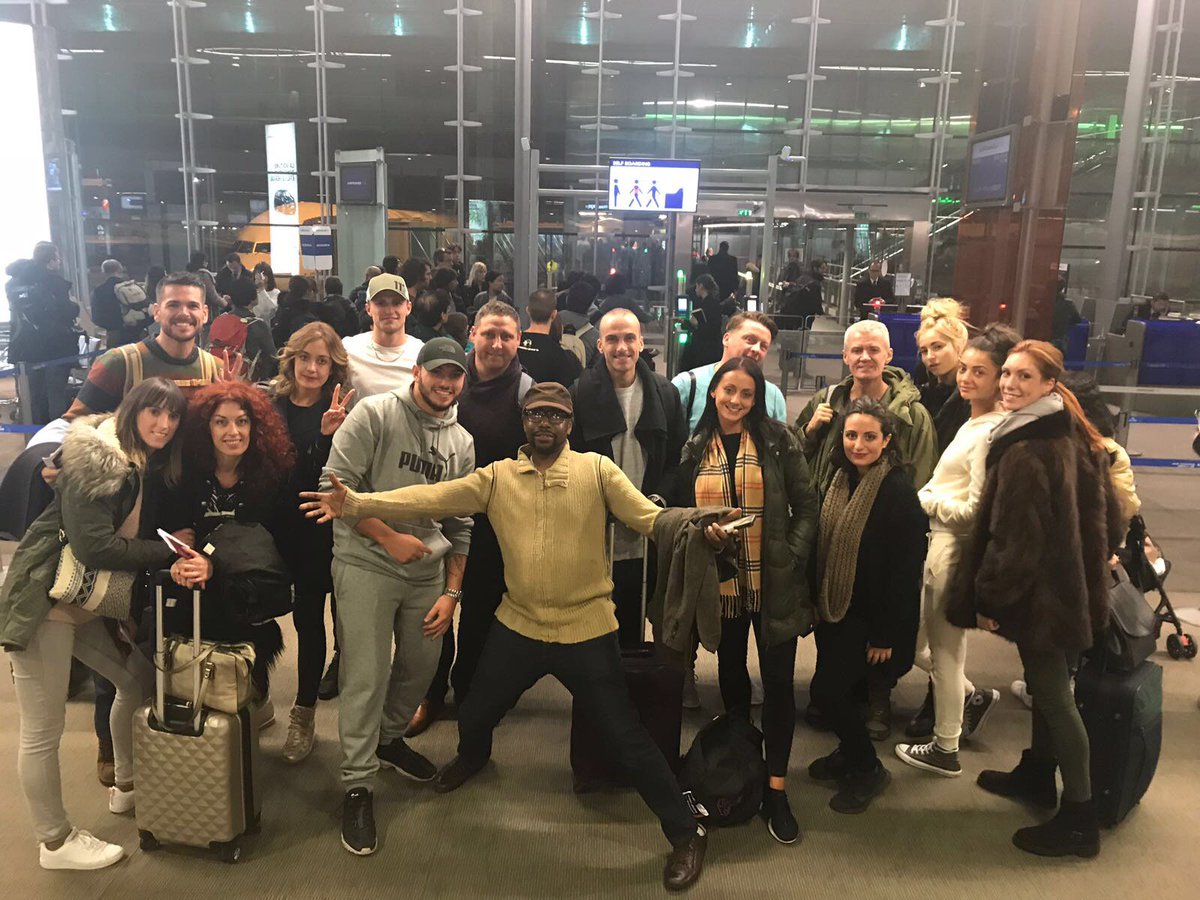 La delegación de Centros Omat, compuesta por los centros <a href="/centrolarrinaga/">CPES Hnos. Larrinaga</a> y #cazcarra se ha unido en París con la delegación inglesa...¡Buen viaje a todos!.... Destino.....Japón....🛫🙂