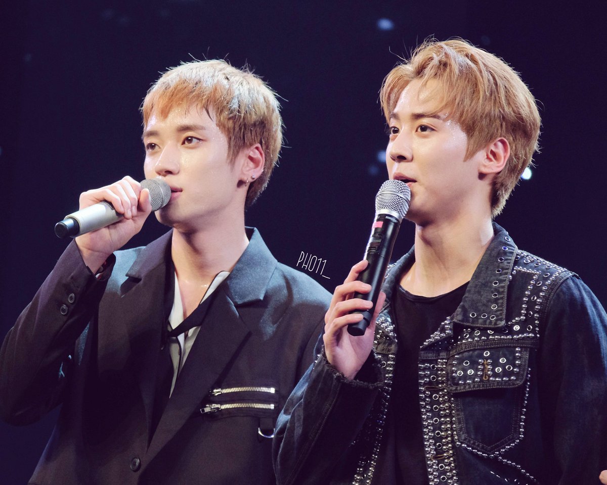 171108 Kpop concert in VN
<a href="/TEEN_TOP/">틴탑(TEEN TOP)</a> 
i.imgur.com/MtFpfYv.jpg