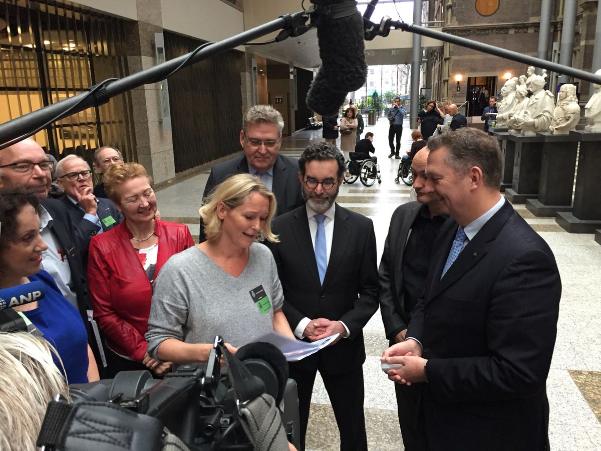 Een proef met #basisinkomen voor 55-plussers? PvdD zegt DOEN en steunt de petitie van <a href="/avrotrosradar/">Radar</a>. Stop vernederende sollicitatieprocedures en geld rondpompen in uitkeringsindustrie. Maak ruimte voor maatschappelijke activiteiten!