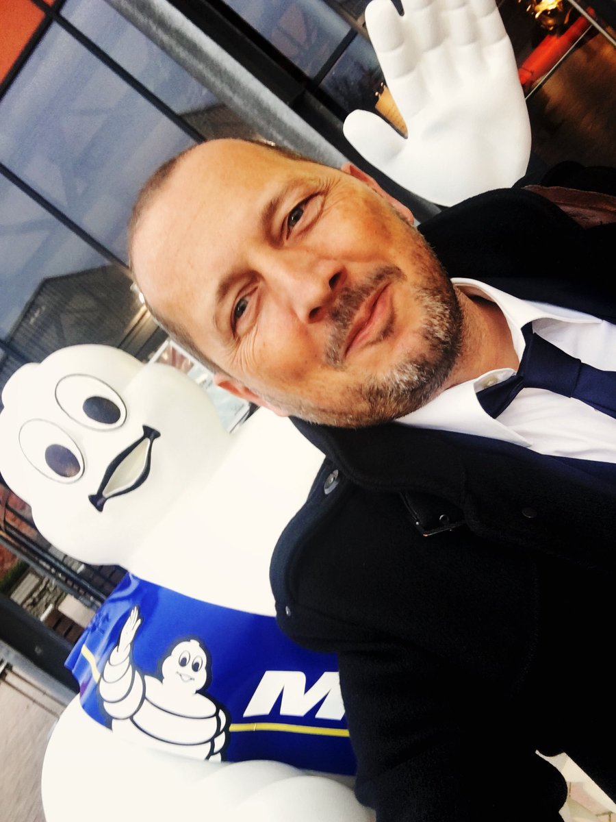Kochfreunde's tweet photo. Wir beide sind startklar...
#gmd18 #guidemichelin18 #guidemichelin2018 https://t.co/e6KhNbocN3