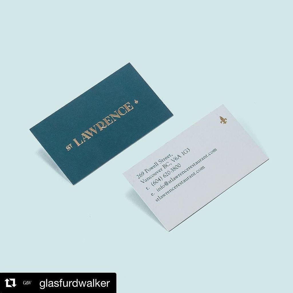 PlauDesign's tweet photo. #Repost @glasfurdwalker
・・・
Business cards @stlawrencerestaurant #details ⚜️ #tenez #fontsinuse #plautype https://t.co/4qK7JBBvBg https://t.co/sx0HVoM6GS