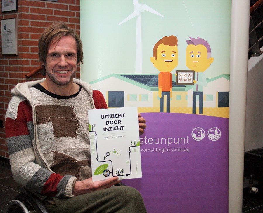 InnoSteunpunt's tweet photo. Na Aalter gisteren ben je op 28 november welkom in @GemTessenderlo om te luisteren naar @marctri185 en de brochure 'Kompas voor Sleutelmomenten' te ontdekken #uitzichtdoorinzicht #innovatie #infoavond #ondernemerschap https://t.co/vhBfPnk8TP https://t.co/4o8pqUy0z6