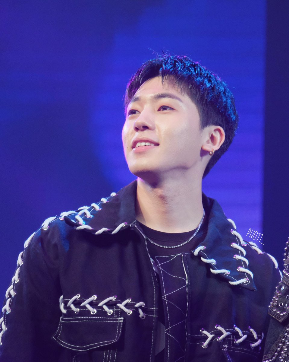 171108 Kpop concert in VN
<a href="/TEEN_TOP/">틴탑(TEEN TOP)</a> 
i.imgur.com/YVyL7XH.jpg