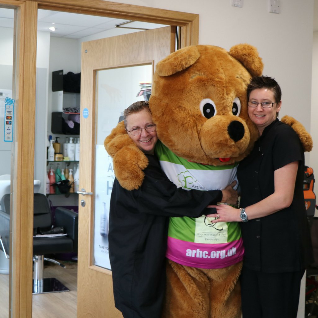 ArthurRankHouse's tweet photo. SalonHD is currently recruiting for a part-time stylist to join its busy & fun team! Arthur Bear tried but was having trouble with the scissors - if you're interested call Nicola on 01223 675786! #PawProblems #TeamArthur https://t.co/vpHg2efhaN
