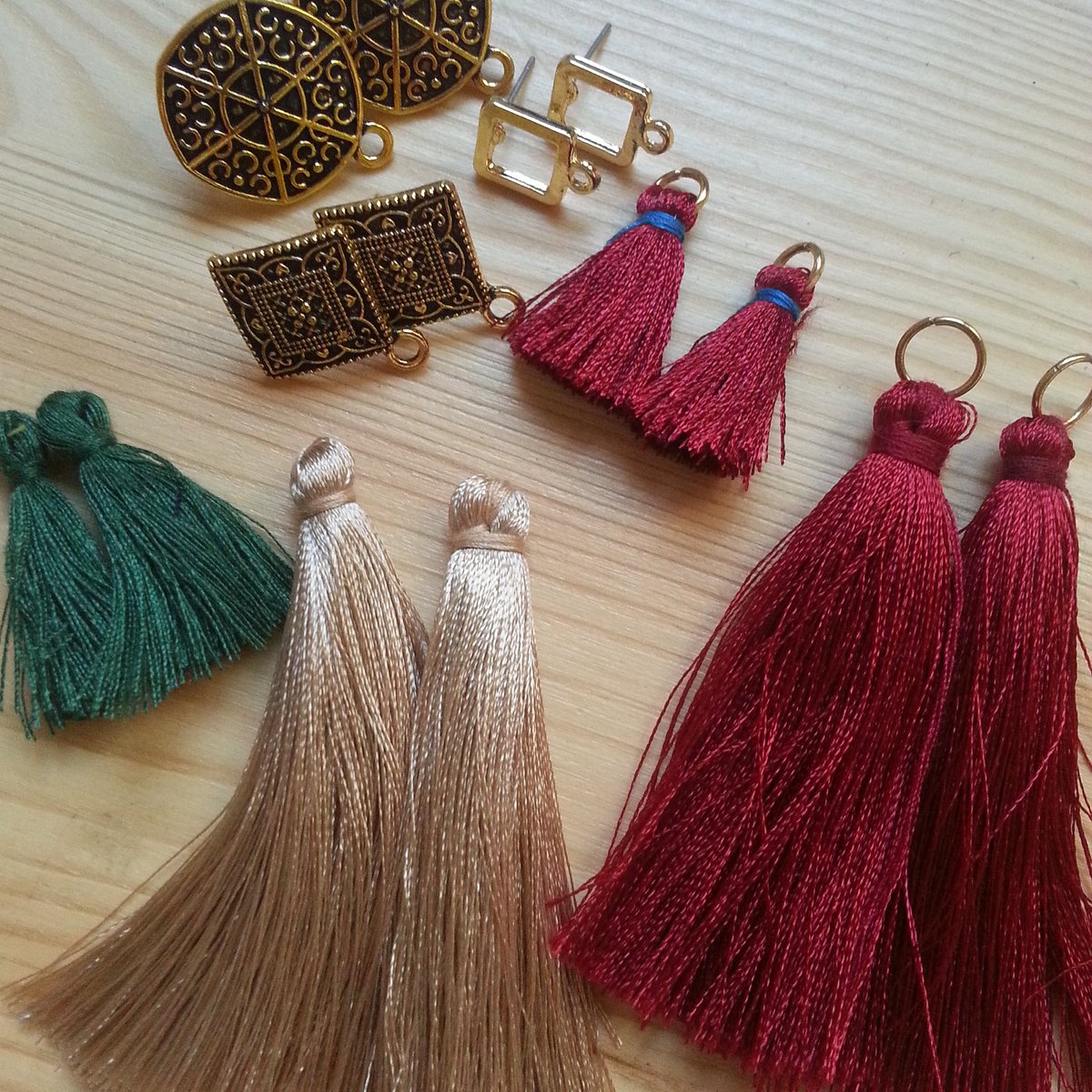 ellascomp's tweet photo. #Nuestras  #monadas o #monerias,  como tú #quieras llamarlo!!😜 #ellascomplementos #FelizMartes #diseñosqueenamoran #handmade #hechoencanarias #lovecomplementos #bisuteria https://t.co/lMqpOBL3y1