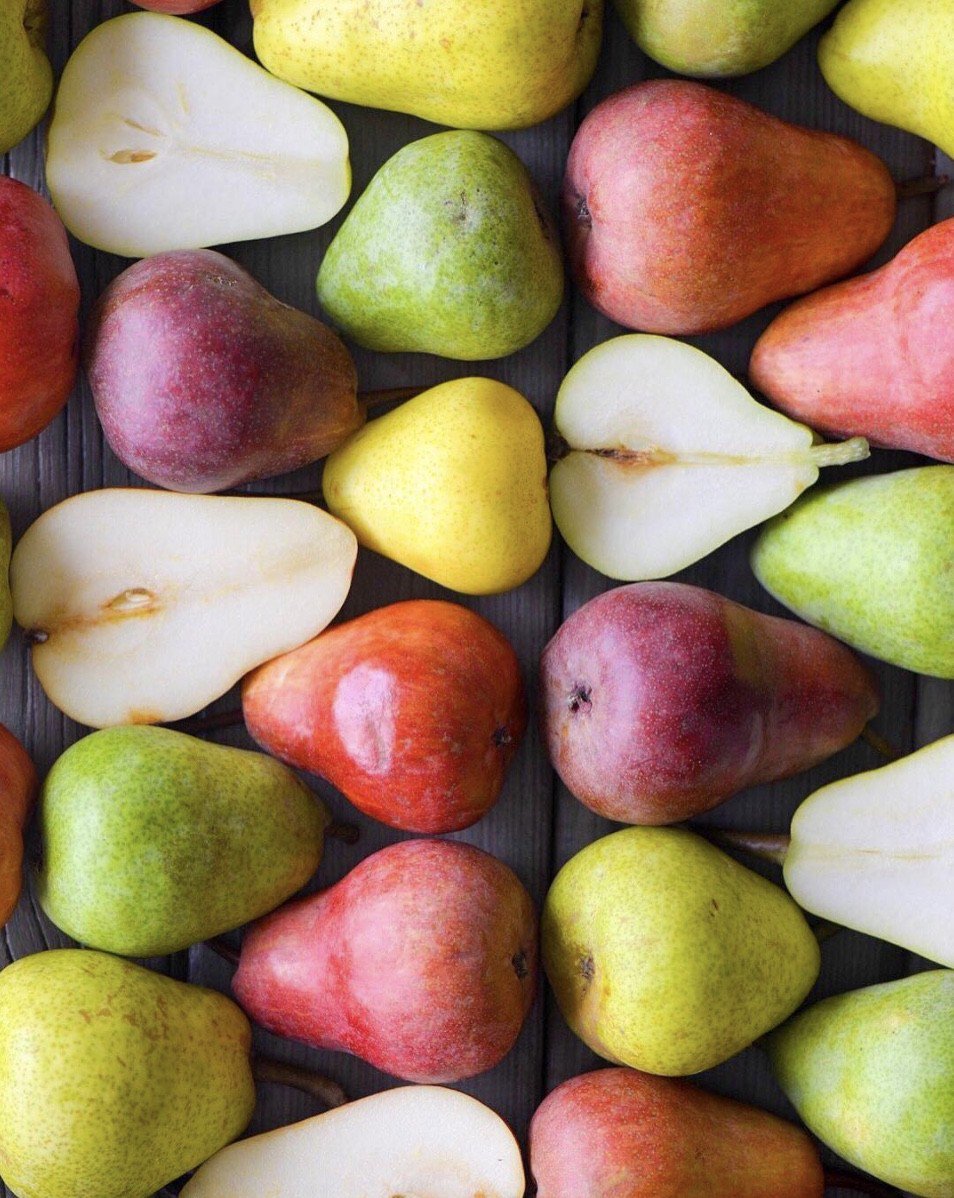 Whitney_Farms's tweet photo. Sometimes nothing beats a pear 🃏🃏🍐 (📸: @alizajsokolow) https://t.co/KCqNICjA9k
