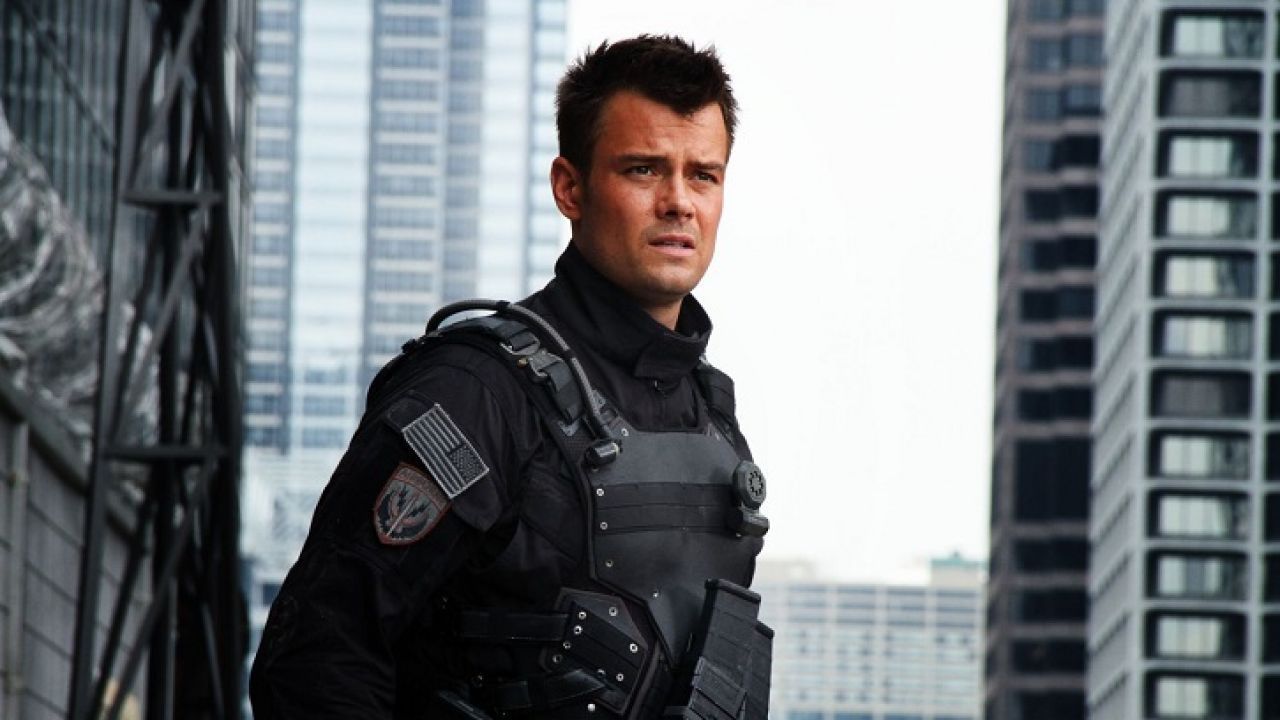 Happy birthday Josh Duhamel!
45 never looked so good. 