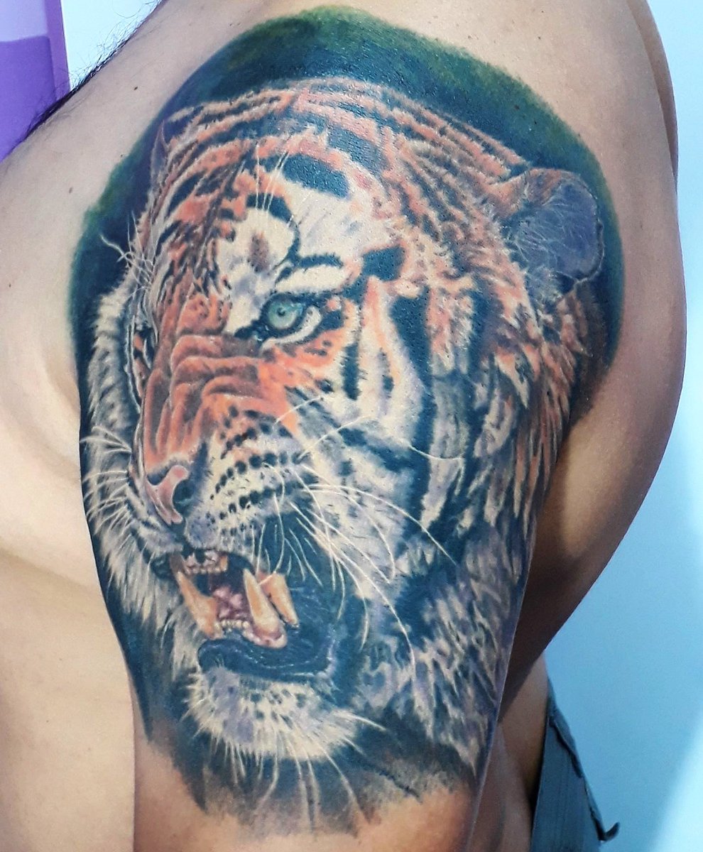 JuanMahia's tweet photo. #Flow #Tattoo #FlowTattoo #FlowTattooStudio #JuanPabloMahia #Tatuaje #Inked #BodyArt #Mendoza #Argentina #BME #ElMetralleta #Ink #Pum https://t.co/TDFqIHDPIC