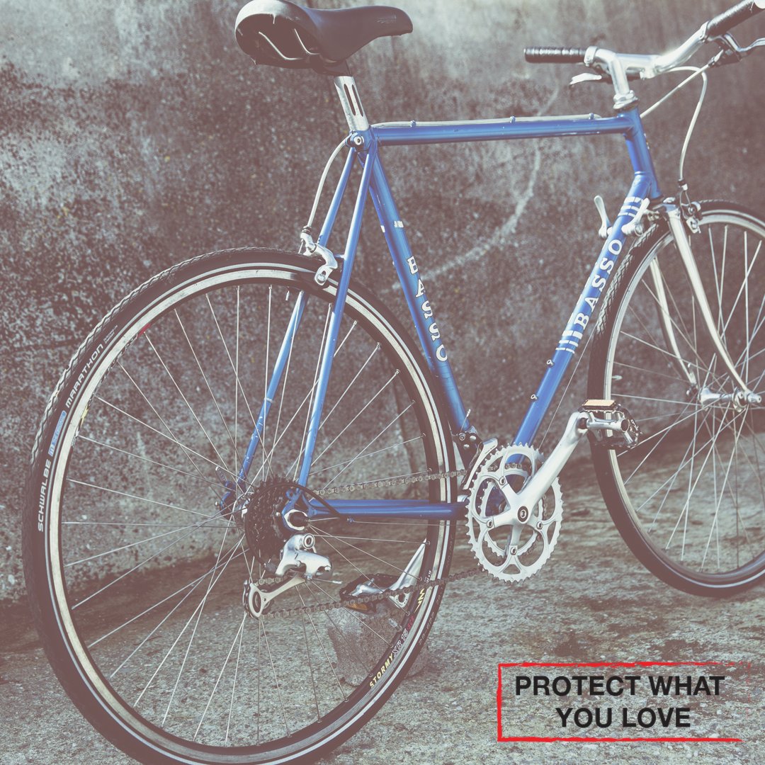 hexlox's tweet photo. A nice vintage being protected #cycling #urbantrends #citybike #innovation #protectwhatyoulove #hexlox #bikelock #saddlelock #wheellock #cities #secureyourbike #bicyclelock #lifestyle #kickstarter #basso #vintage https://t.co/vrkedZ3etI