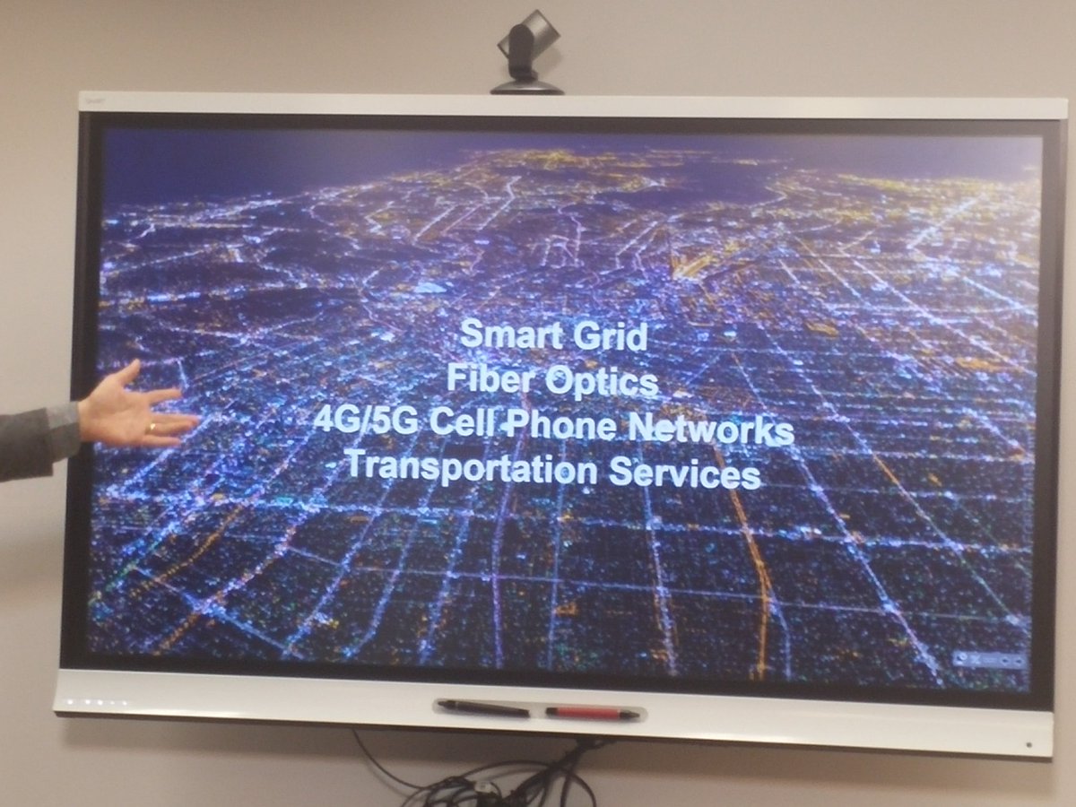 servilleta's tweet photo. Ciudad conectada, qué necesitan? Redes y energía y smart citizens  #EnelFocusOn @EnelGroup @EnelGroupES @EnelGroupIT https://t.co/fgmX5JpHfQ