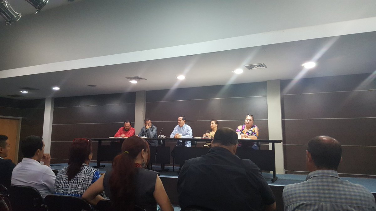 Hijodechavez02's tweet photo. Reunión de los candidatos  de la patria en #Tachira con el mayor @VielmaEsTachira dirigente del PSUV tachira para la victoria del 10 D https://t.co/pmPTHj4bUT