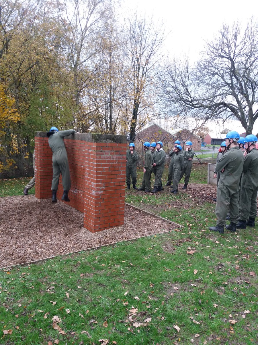 DerbycollegePS's tweet photo. Assault course #DC_physprep @armyjobs #DC_workexperience at Chetwynd barracks https://t.co/AHGjkYR0Uh