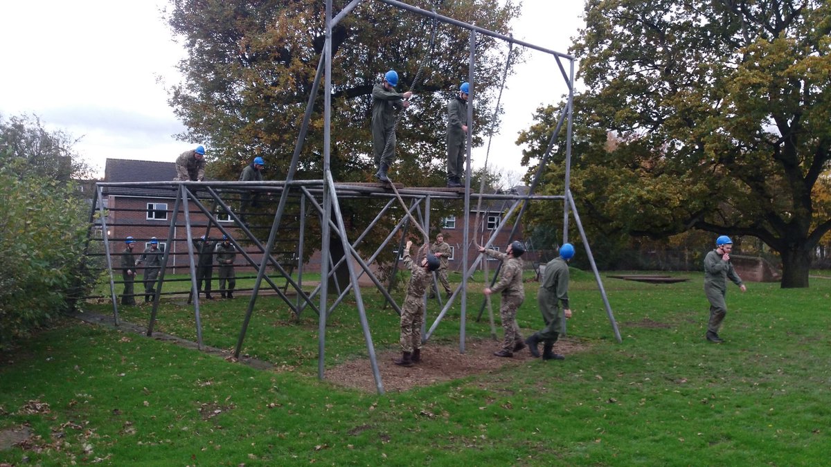 DerbycollegePS's tweet photo. Assault course #DC_physprep @armyjobs #DC_workexperience at Chetwynd barracks https://t.co/AHGjkYR0Uh