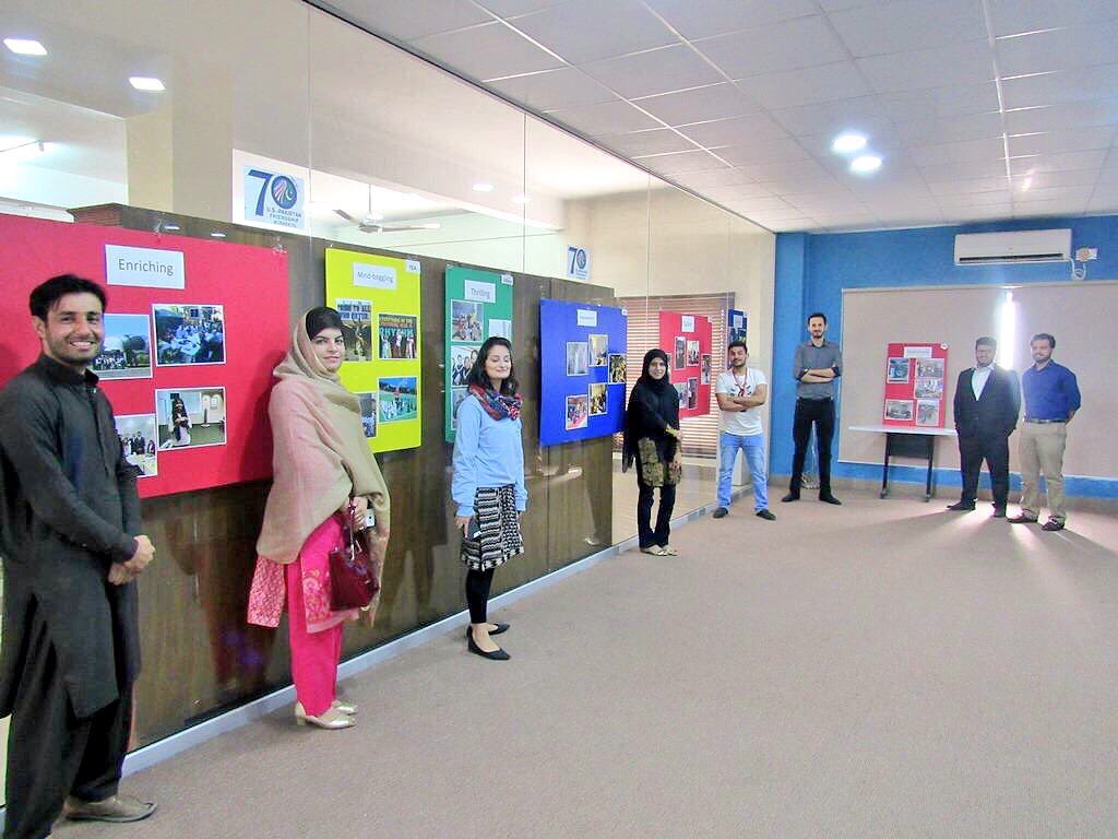 iEARNPAK's tweet photo. Two @yespkalumni from #Peshawar represented #KLYESProgram at an event organized by @USCGPeshawar at Lincoln Corner to share their experience https://t.co/Zbty8oES8D