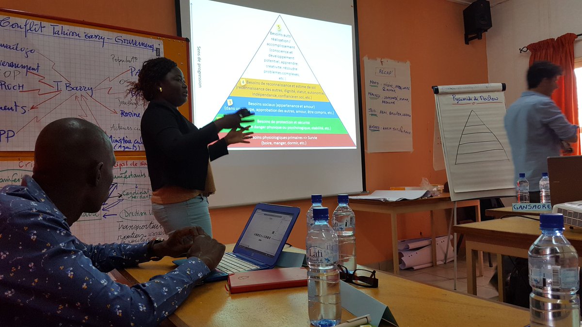 fredobassole91's tweet photo. "Aucune information ne vaut la vie d'un journaliste", RomaineZidouemba. #MojoTraining https://t.co/3nDd1AjZ66