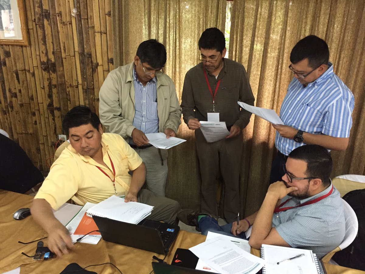 FEDAPAL's tweet image. Segundo día Curso #AuditorLider #RSPO #Ecuador @FEDAPAL @aexpalmaec @proforest @RSPOtweets @darrelwebb @ANCUPAEC @wlquevedov @lualcor. Trabajo en grupos.