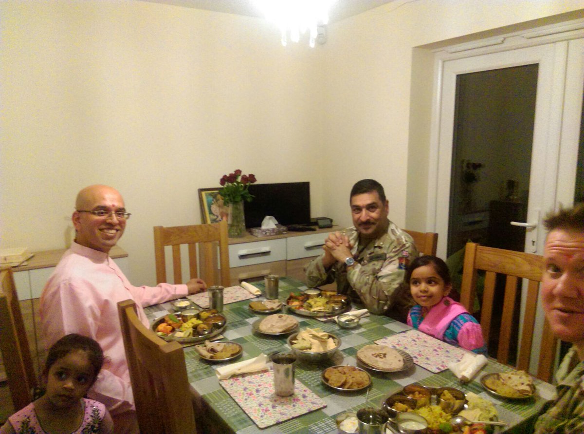 SPCLeicester's tweet photo. Faiths, Forces & Food began yesterday in a Hindu household. Thanks to the Chauhan family! #InterFaithWeek #IFNetUK
@7thRats @158RegimentRLC @DefenceHQ @lordnickbourne https://t.co/Qj9TmIRlDJ