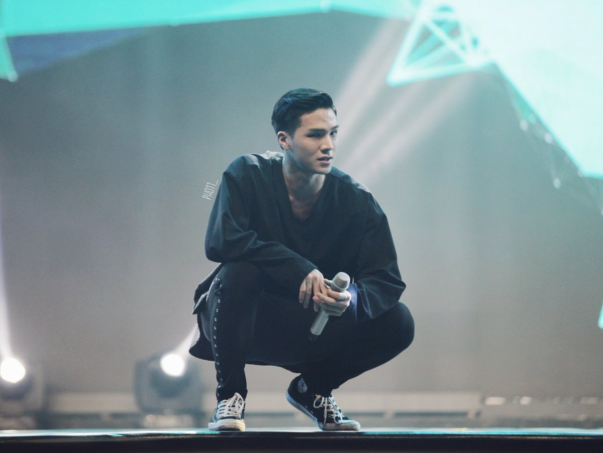 171108 Kpop concert in VN
<a href="/TEEN_TOP/">틴탑(TEEN TOP)</a> 
imgur.com/hMZmpOE