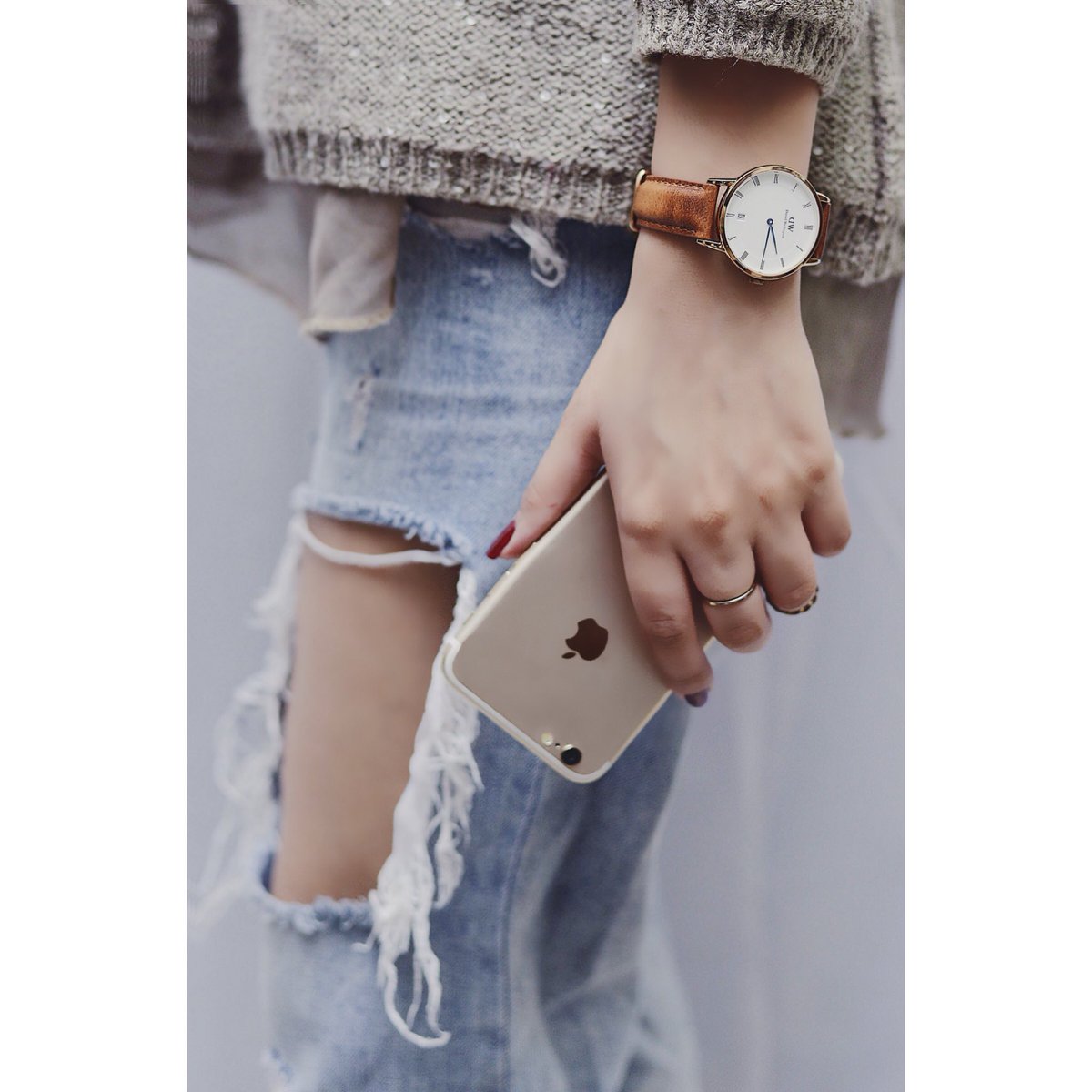 iLavanyaS's tweet photo. Love this Dapper Durham from @danielwellington.Use promo code "LAVANYA" & get 15% off #danielwellington #lavanyasrivastava #dappercollection https://t.co/KE7xycNH4M