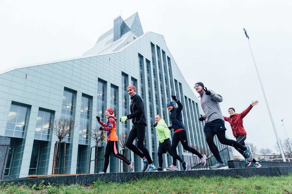 RigasMaratons's tweet photo. Otrais #WarmUpWeekend aizvadīts lieliskos treniņos gan ar #adidasRunnersRiga treneriem Mežaparkā, gan ar mūsu čempioniem Rīgas centrā! Turpinām gatavoties #LattelecomRigaMarathon https://t.co/475PAgw2DS