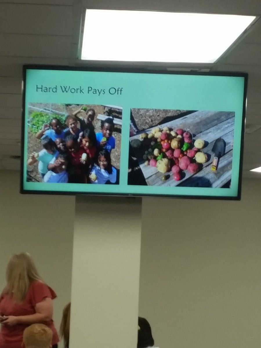 wendirh's tweet image. Gray Elementary Garden presentation by Dr. Jennifer Laplante at our district ILT meeting this morning! #mesquiteisdpe #grayelementary #misdpeproud