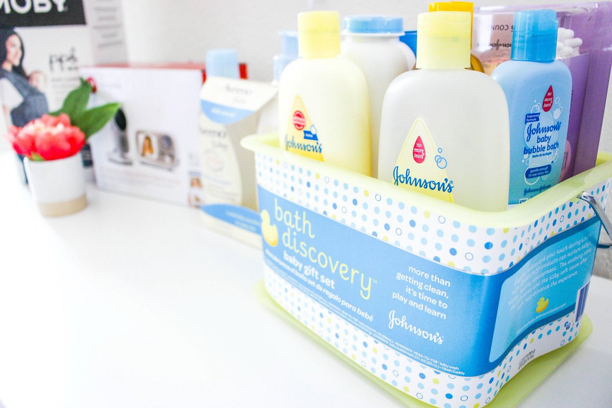 The_FireHydrant's tweet photo. When you set up your @Target Baby Registry you can add baby essentials like @johnsonsbaby Bath Discovery Set! It has the little things you will need for baby's first bath time. #RegisteringForBaby #ad https://t.co/qBztRikqnw https://t.co/RVUwTb9o5m