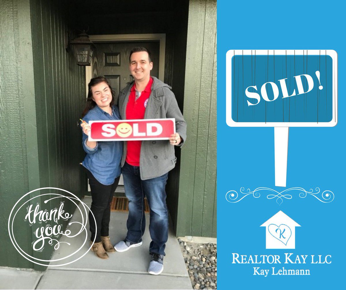 Realtor_Kay's tweet photo. First time home buyers just got their keys! #favthing #realtorlife!
#NewHome #HappyFamily #Sold #RealEstate https://t.co/MVoJj1EVfF