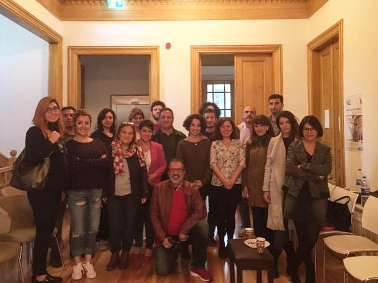 TOGVakfi's tweet photo. TOG Rehberlik Programı yetişkin gönüllü adaylarıyla bir araya geldik. Kadıköy Belediyesi Gençlik Sanat Merkezi'nde gerçekleştirdiğimiz Yetişkin Oryantasyonu ve Rehberlik toplantısında; sivil toplum ve gönüllülük, TOG'un mentorluk yaklaşımı ve projeye dair bilgiler paylaşıldı. https://t.co/fmFgJaDlxZ