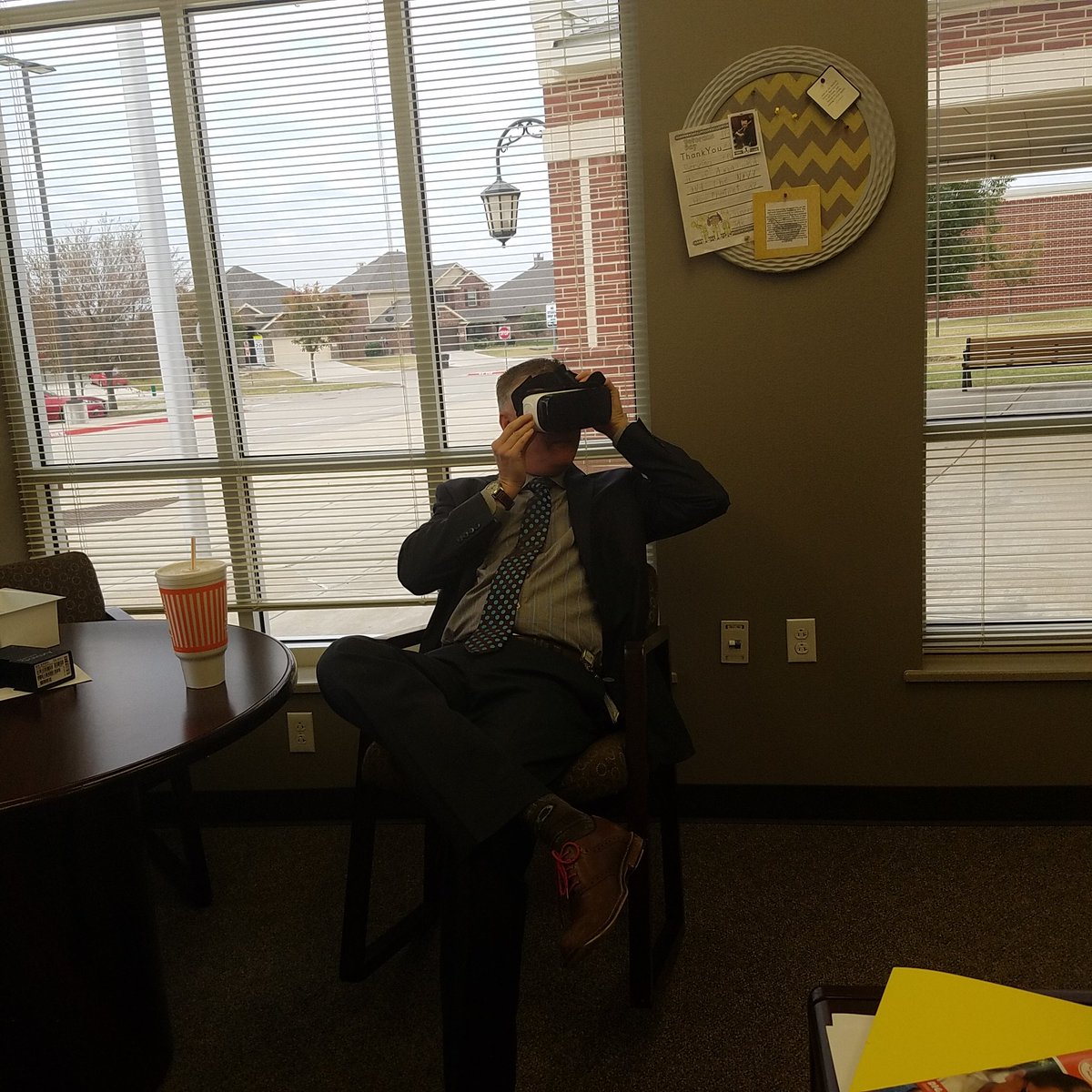 aim4lsu's tweet photo. @thornell5 having #dynamiclearningexperiences @schluterelem https://t.co/bspuZuxHYg